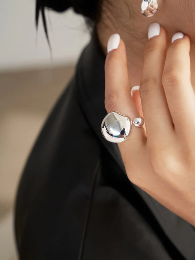 Fluid Elegance Water Droplet-Inspired Ring