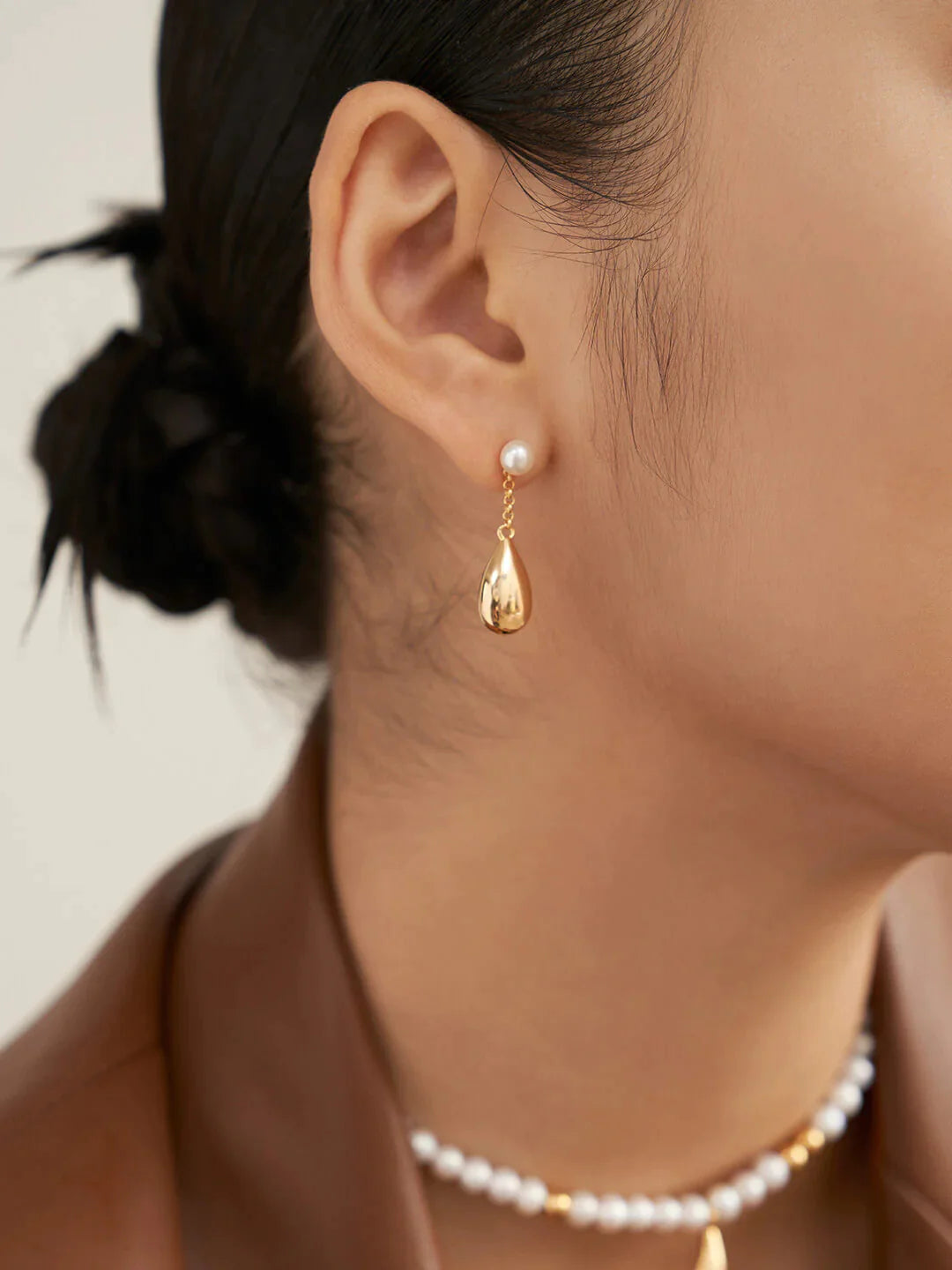 Dainty Raindrop Pearl Earrings