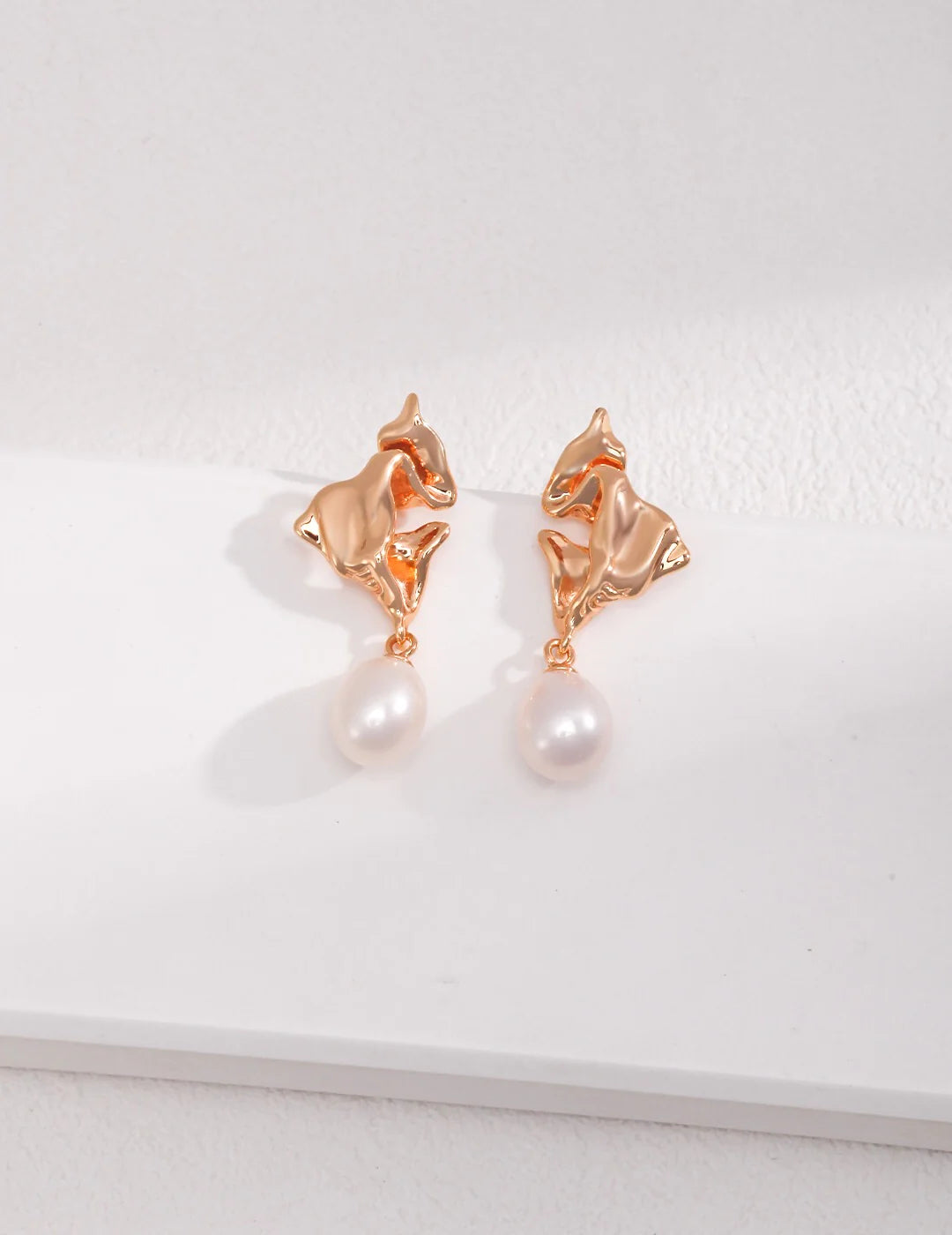 Fluid Elegance Pearl Earrings