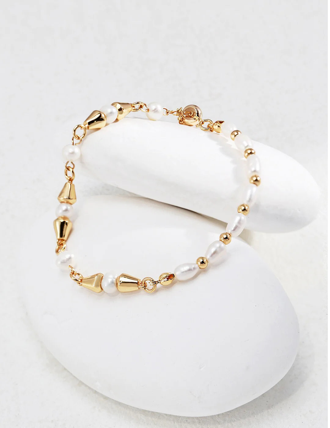 Spliced Irregular Pearl Bracelet