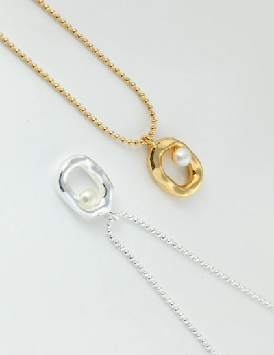 Minimalist O-Shaped Pearl Pendant Necklace