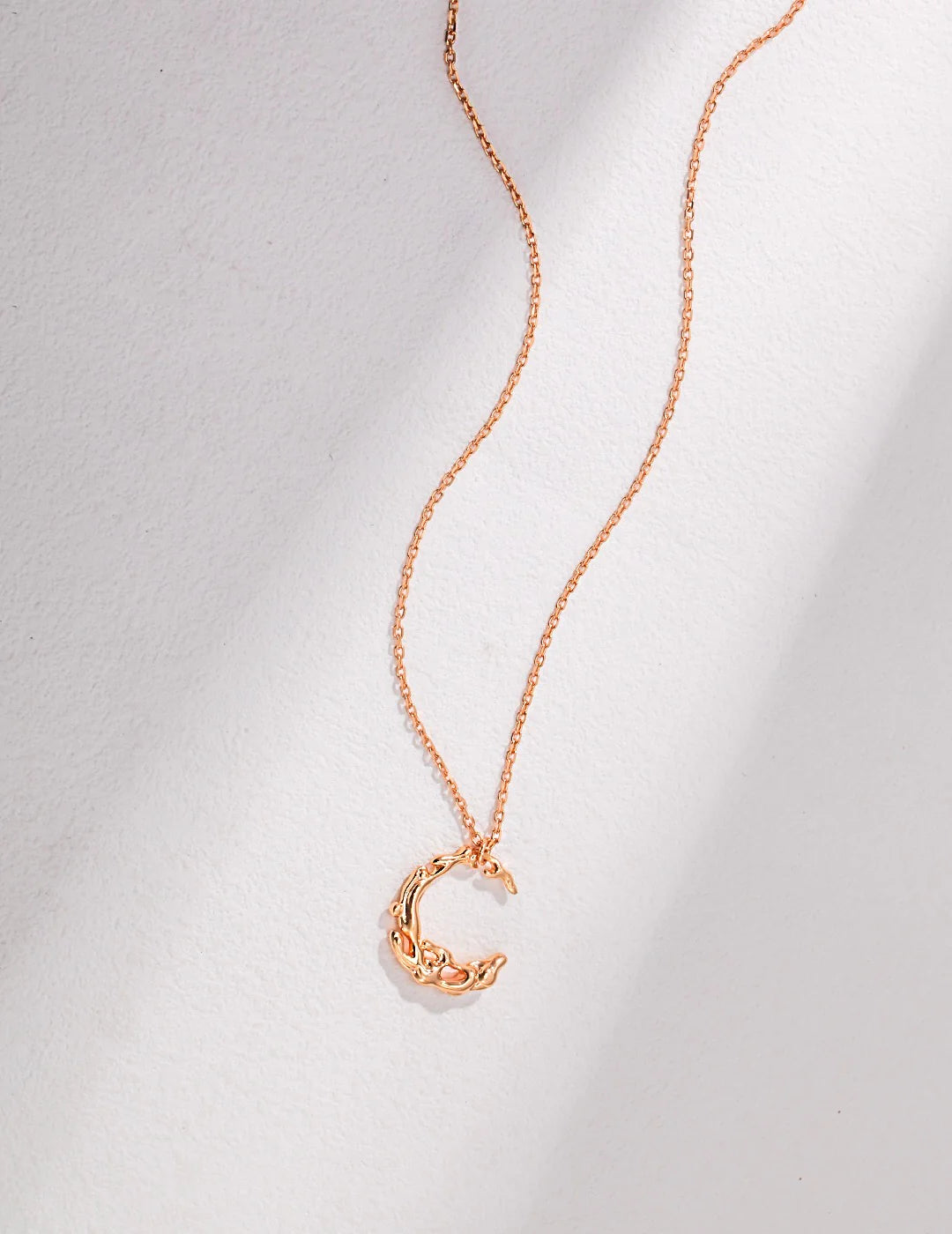 Irregular Water Flow Moon Necklace