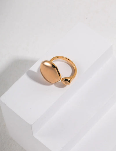 Fluid Elegance Water Droplet-Inspired Ring