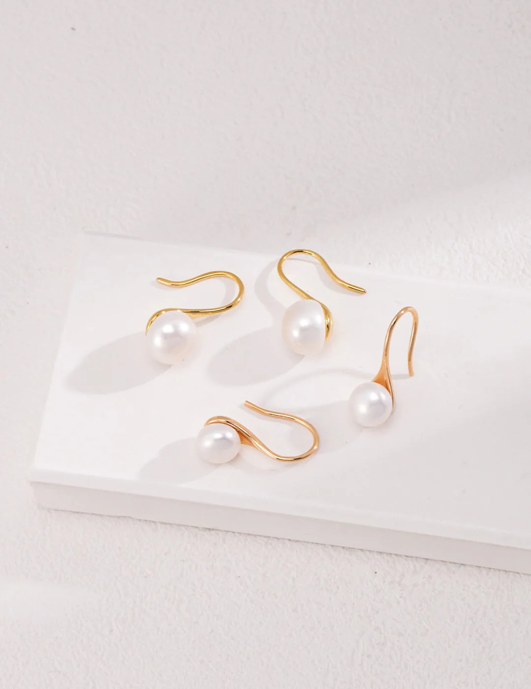 Classic High-Heeled Pearl Dangle Earrings