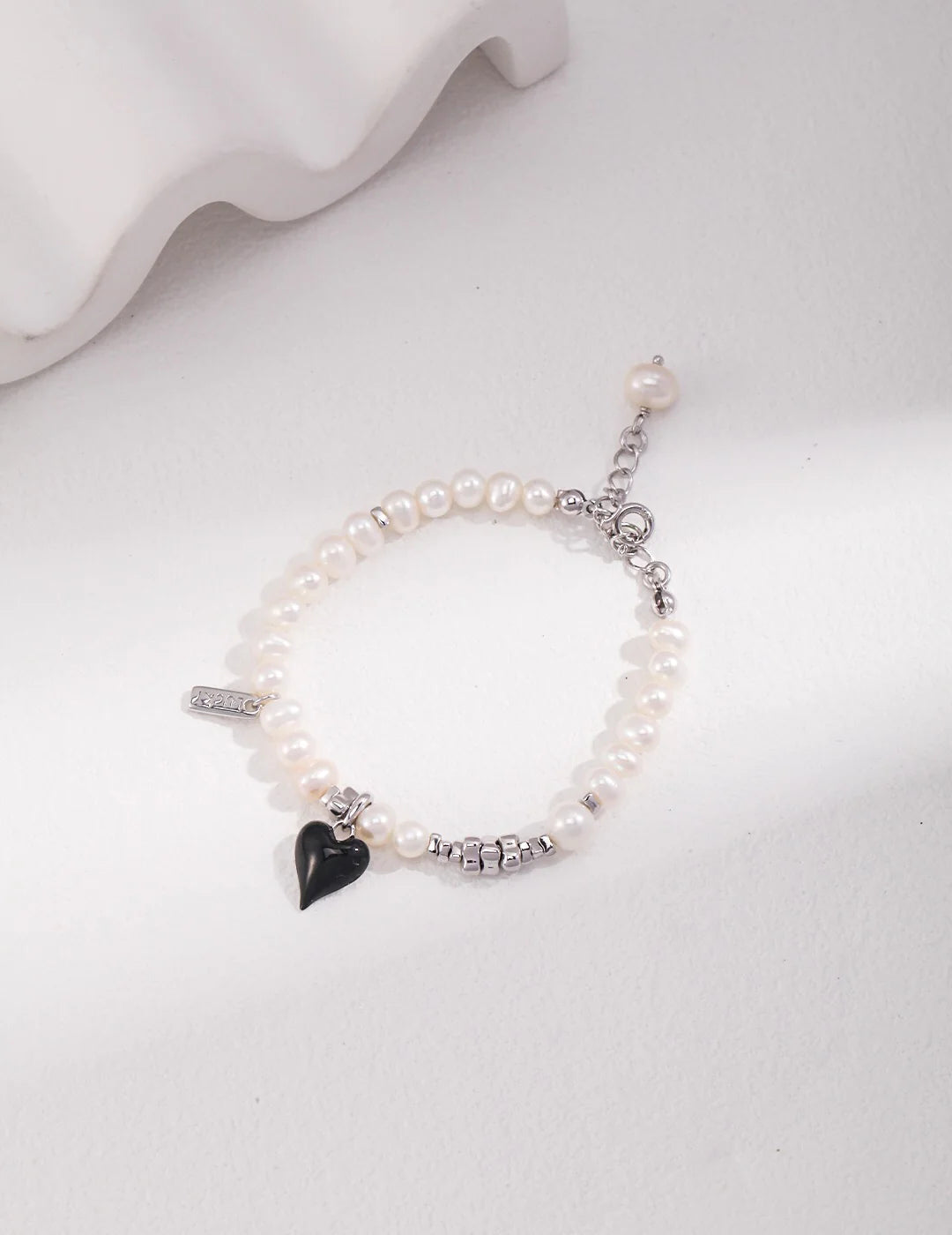 Heart Pendant Pearl Bracelet