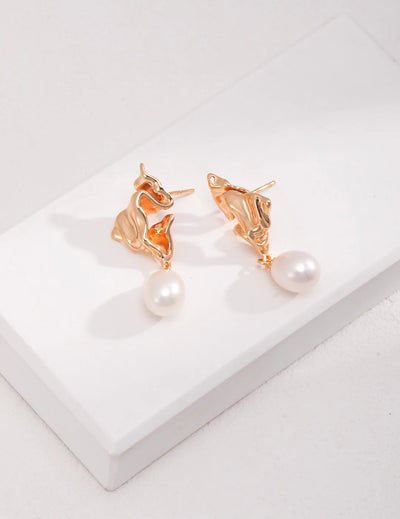 Fluid Elegance Pearl Earrings