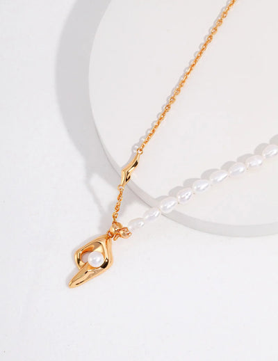 Minimalist Geometric Irregular Pendant Pearl Necklace